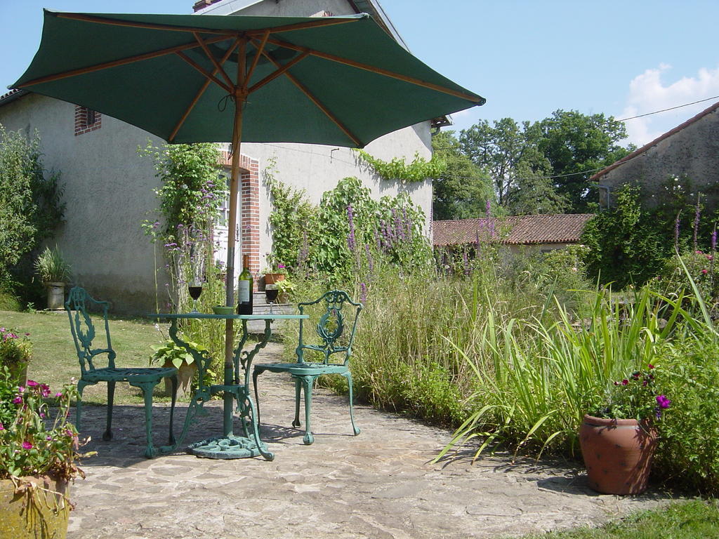Chez Tartaud Villa Lathus St Remy Room photo