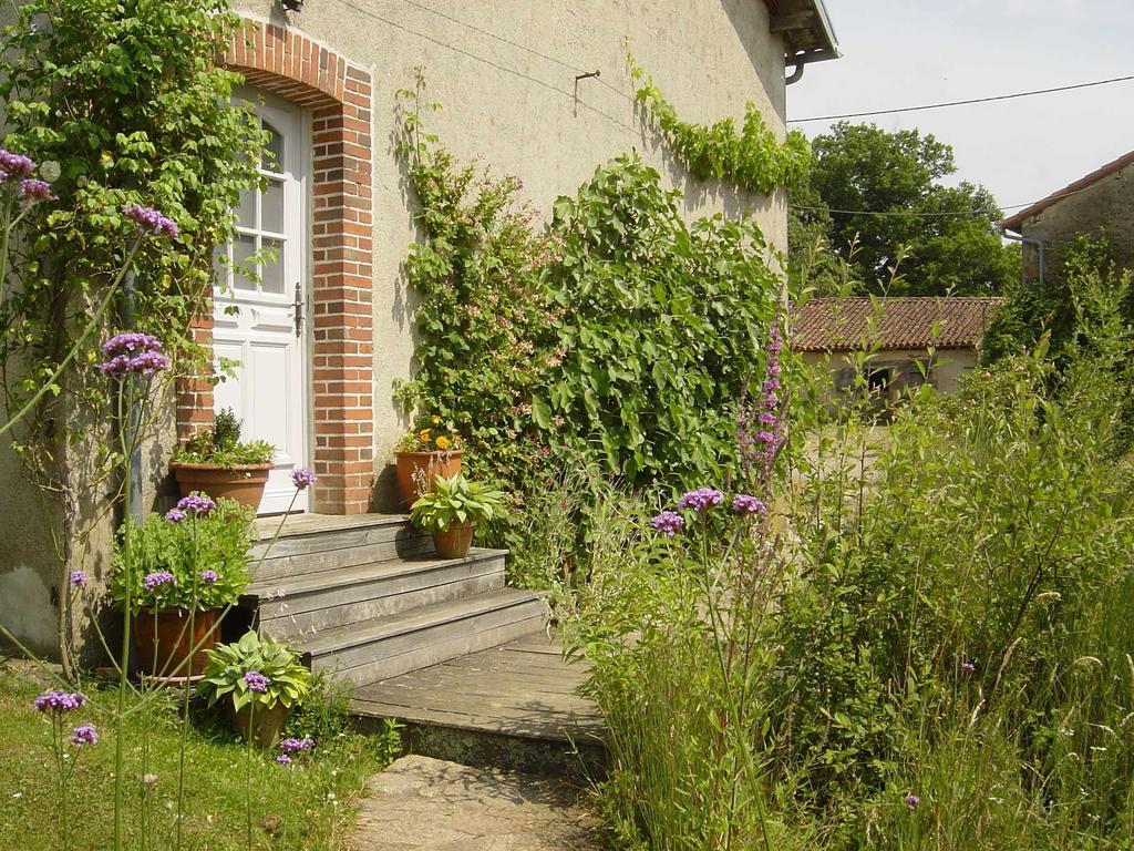Chez Tartaud Villa Lathus St Remy Exterior photo